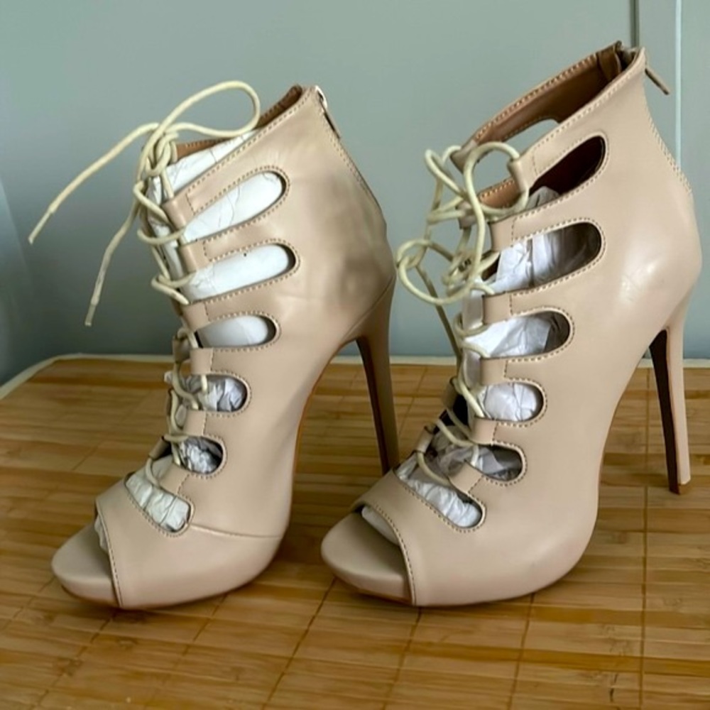 Fashion nova cream colored heels!